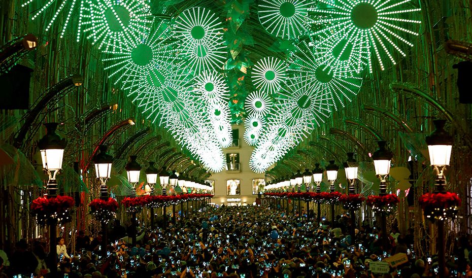 Encendido del alumbrado navideño en Málaga, el pasado año. EFE/Jorge Zapata vía web Junta de Andalucía.