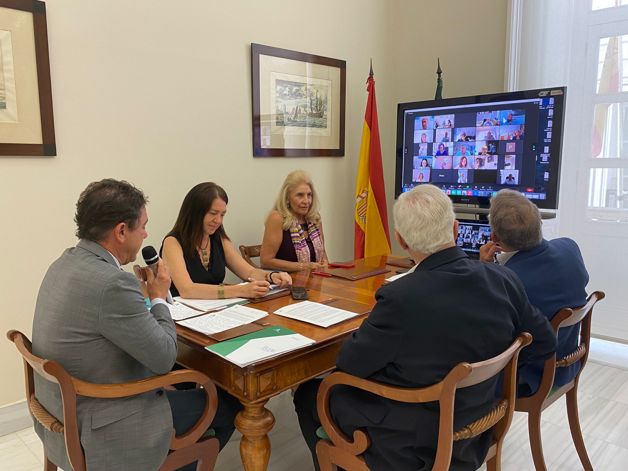 El delegado de Empleo de la Junta en la reunión de inicio del proceso electoral. 