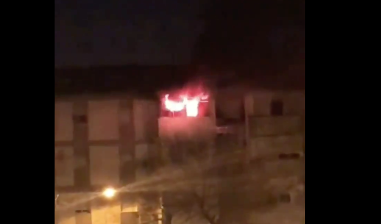 Una imagen del incendio originado en una vivienda de Huelva.