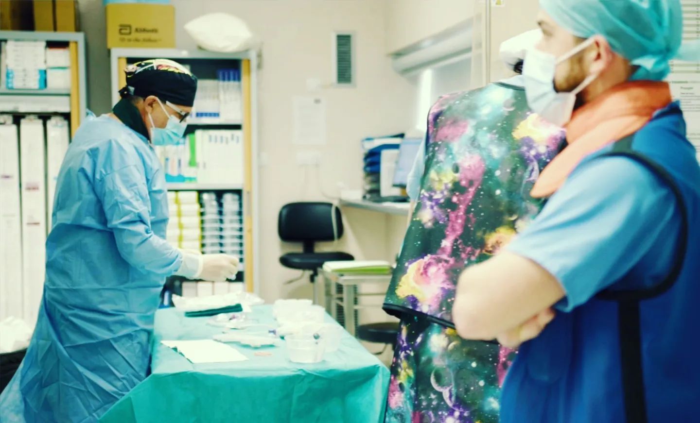 Una intervención en el Hospital Universitario Clínico San Cecilio de Granada. FACEBOOK Una intervención en el Hospital Universitario Clínico San Cecilio de Granada. FACEBOOK