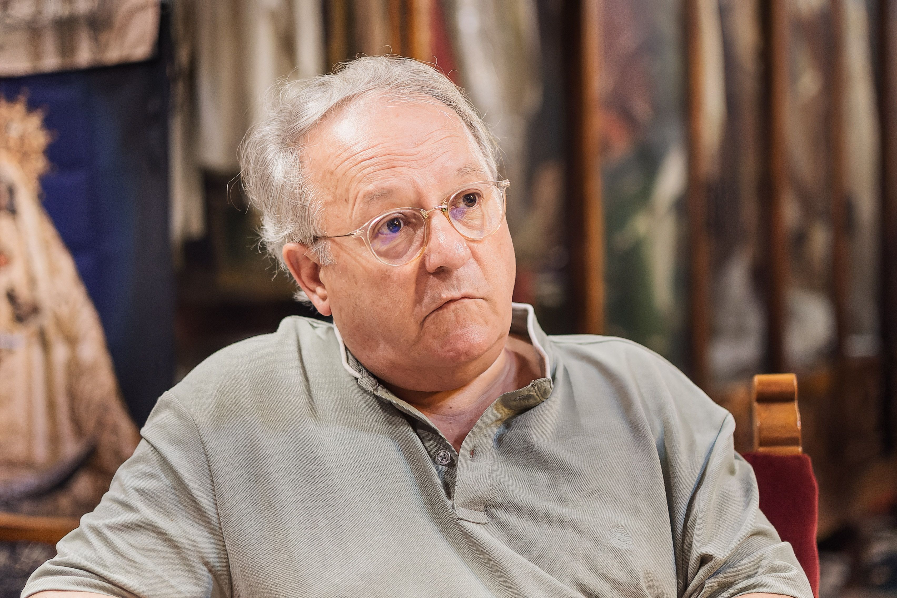 El sacerdote con una mirada reflexiva.    CANDELA NÚÑEZ