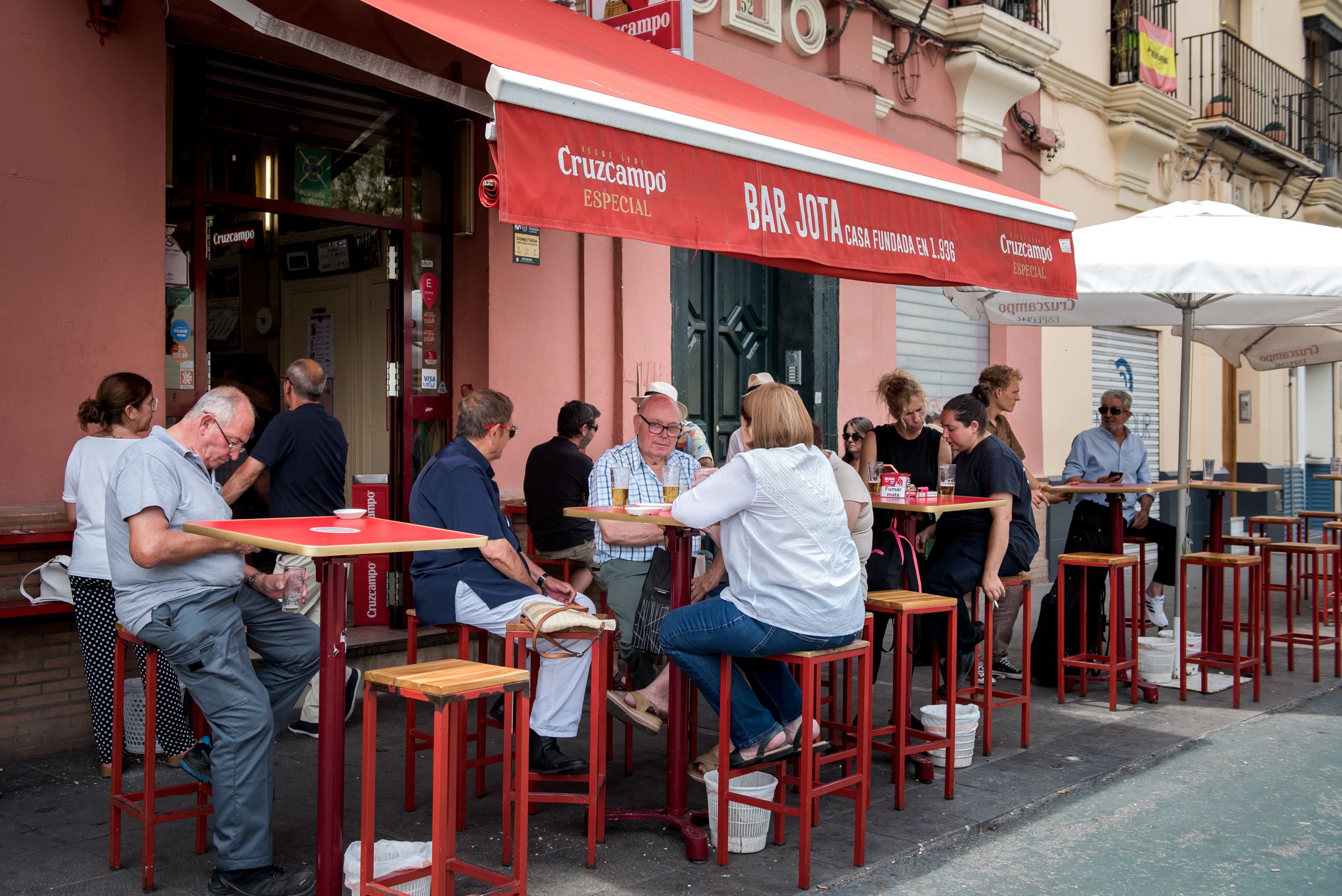 Bar Jota, uno de los bares emblemáticos de Sevilla.