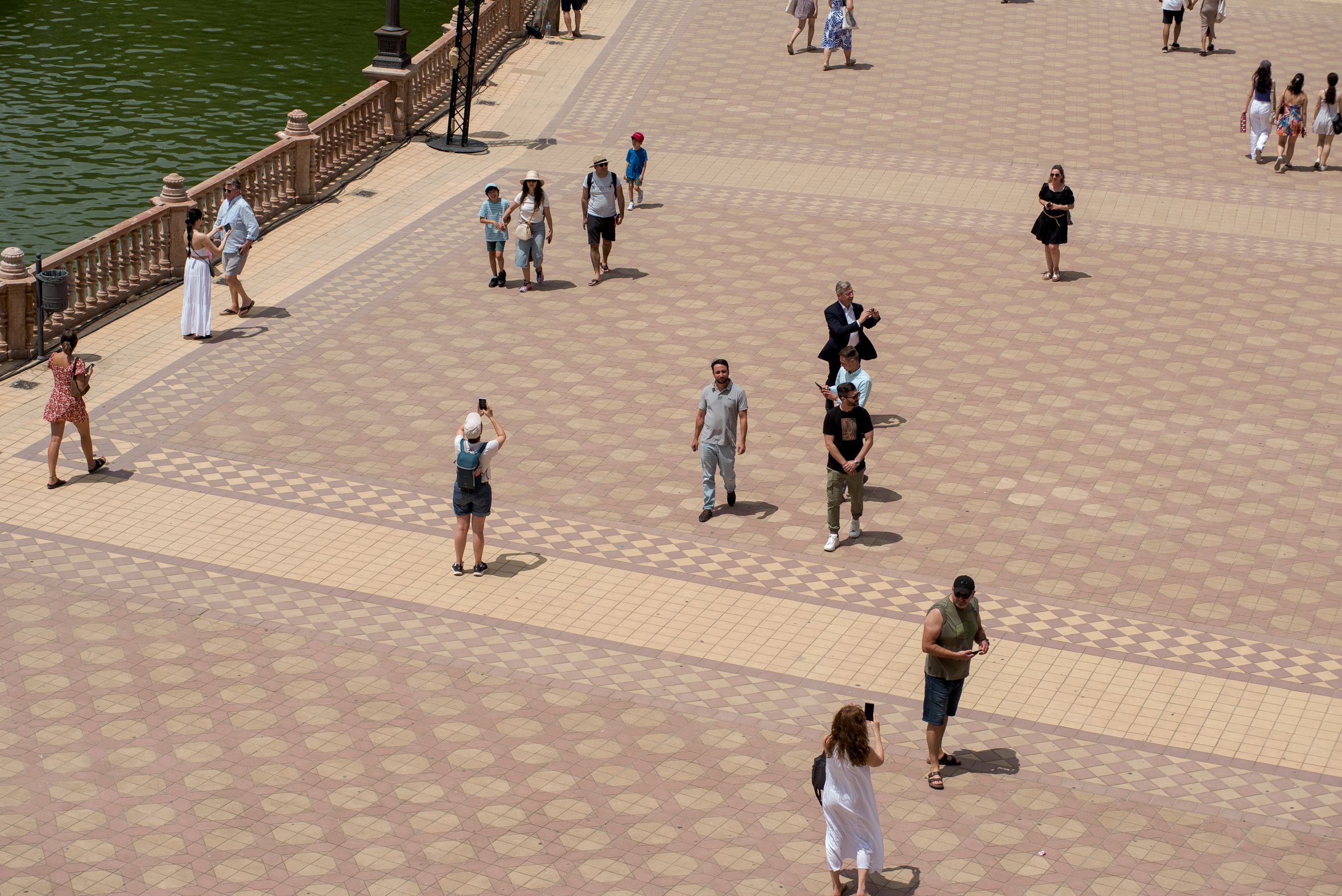 José Antonio ha sido encontrado algo desorientado en la plaza de España de la capital hispalense José Antonio ha sido encontrado algo desorientado en la plaza de España de la capital hispalense