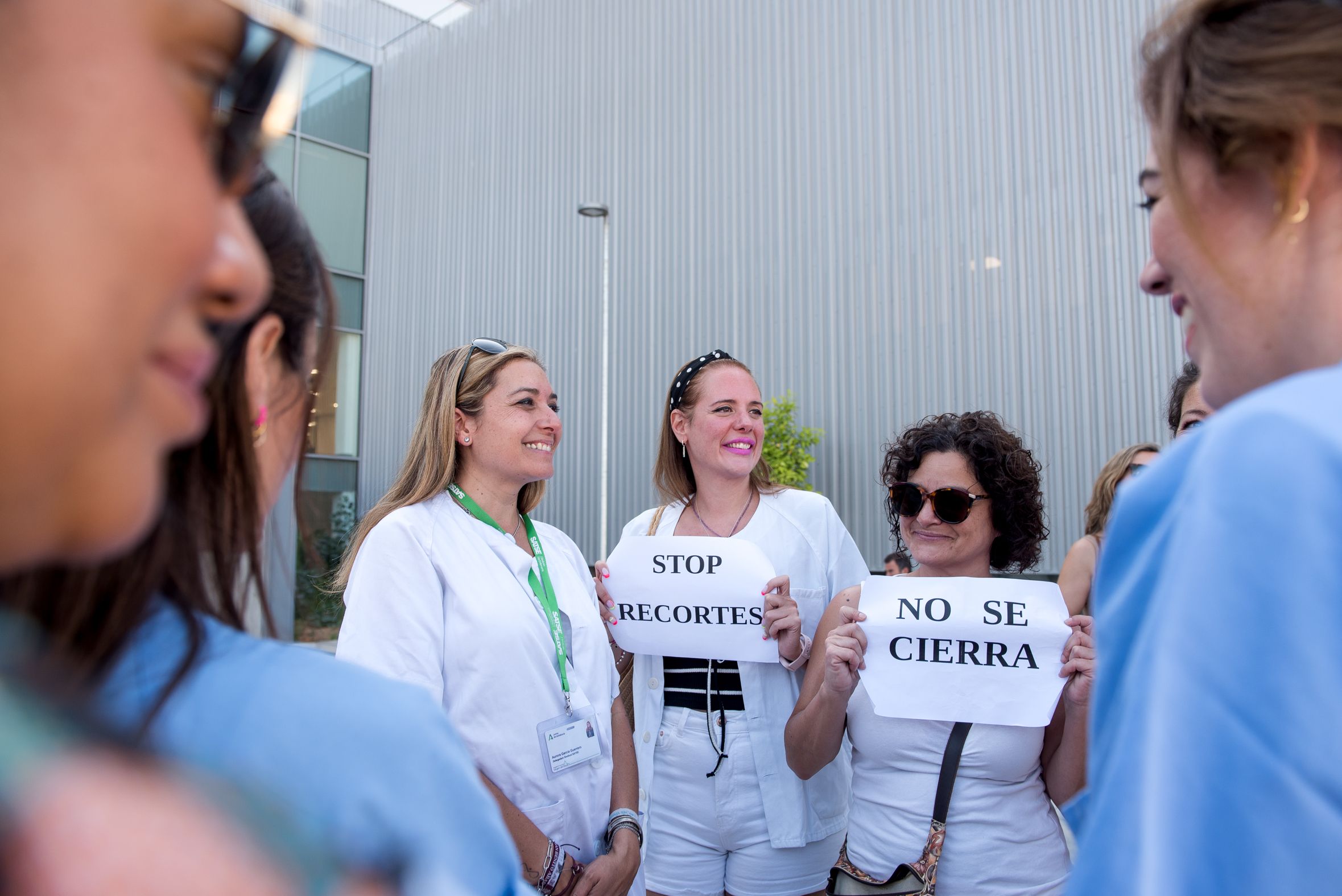 Concentración en el Hospital Militar contra los recortes del SAS en verano.