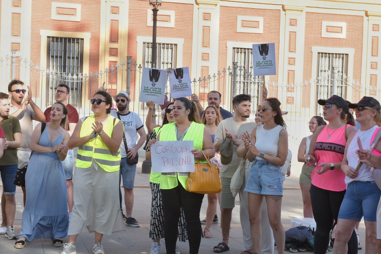 Una de las concentraciones en Sevilla por el Bono Alquiler Joven.