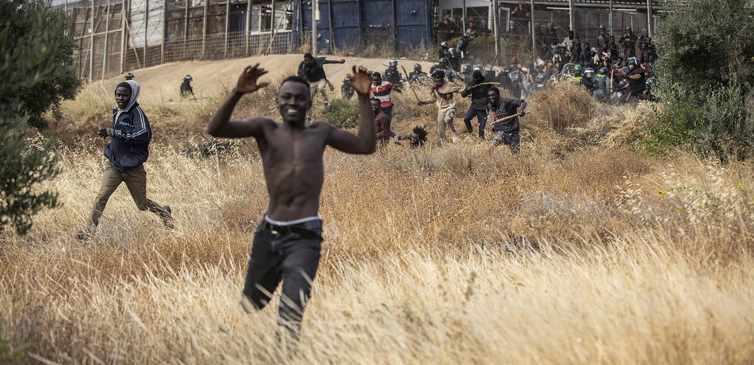 Una imagen del trágico día en la valla de Melilla.   AMNISTÍA INTERNACIONAL