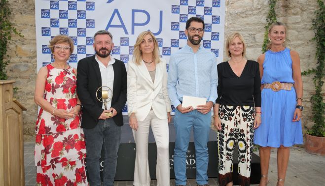 Pedro Espinosa gana el XI Premio Nacional de Periodismo Juan