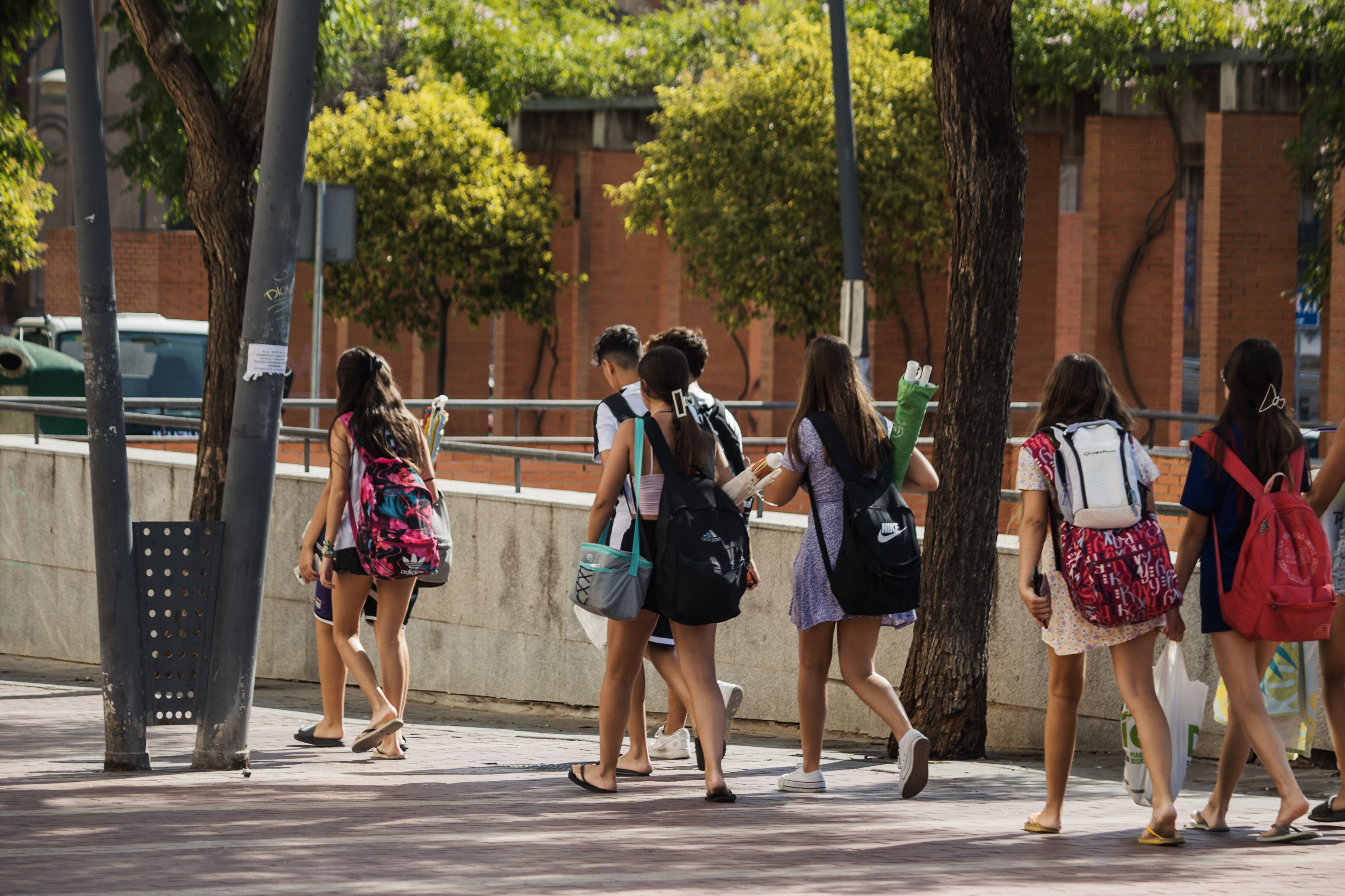 Un grupo pasea por Jerez durante una ola de calor, en una imagen retrospectiva.