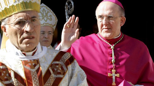 El cardenal Rouco Varela (izda), que encabeza a los ultra, y su sucesor, Carlos Osoro, hombre del papa Francisco. FOTO: eldiario.es