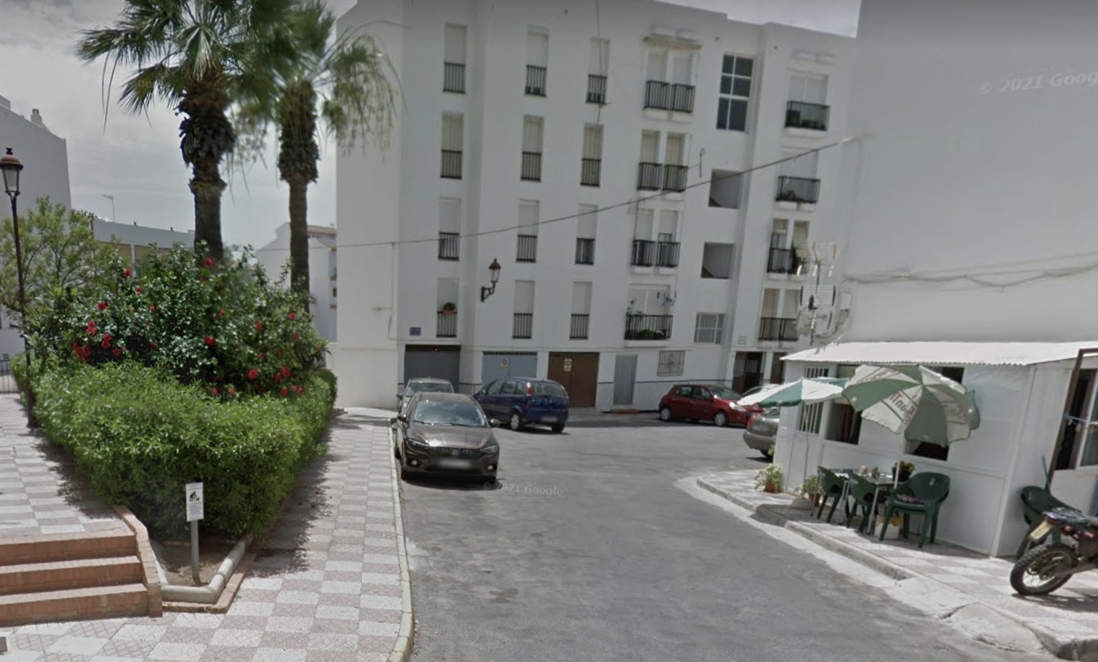 Dispara tres veces a su expareja y luego se suicida en Torrox. En la imagen de 'Google Maps', zona de Torrox donde se han producido los hechos.