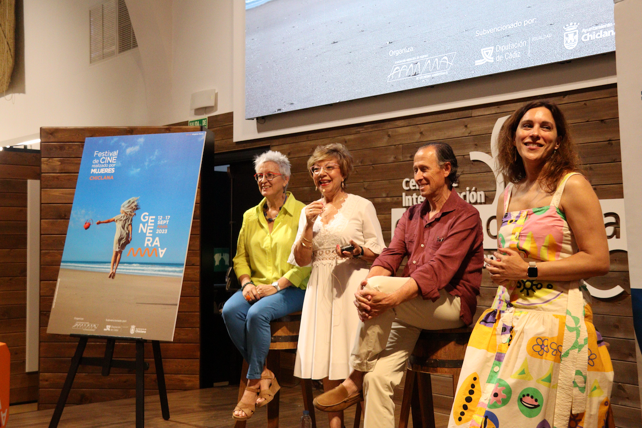 Presentación del cartel de Generamma con el alcalde de Chiclana y el colectivo organizador.  