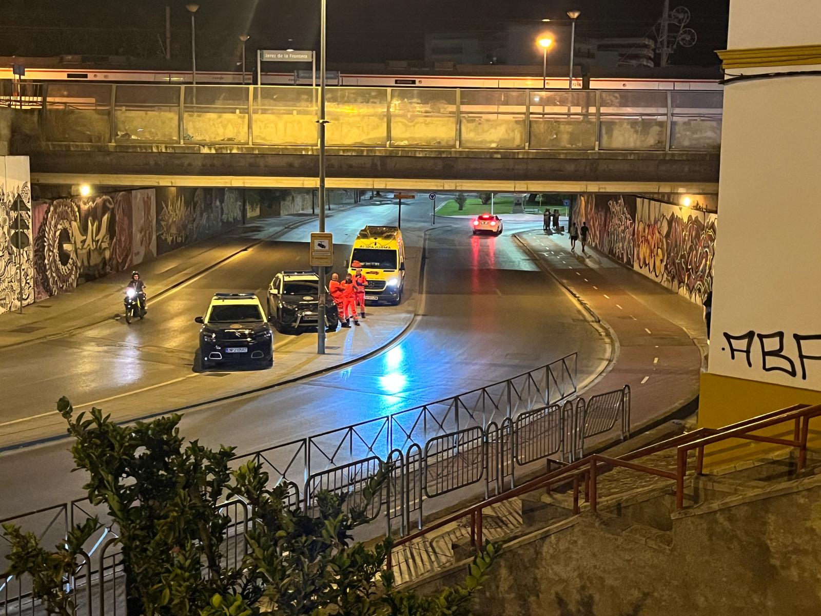 Evitan, la pasada noche del martes, que un hombre se tire desde el puente de la calle Medina en Jerez.