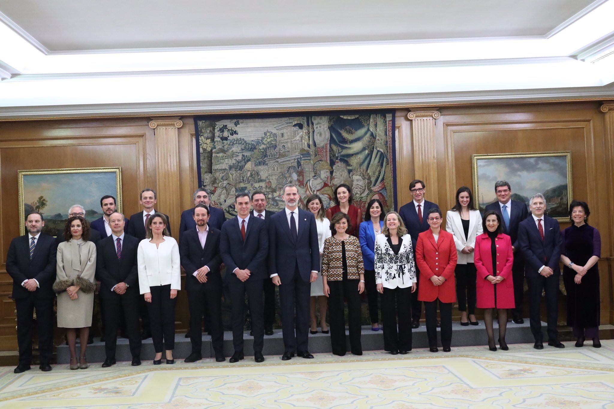 Foto distribuida por Casa Real tras la toma de posesión de las vicepresidentas y los ministros del nuevo Gobierno de Pedro Sánchez.