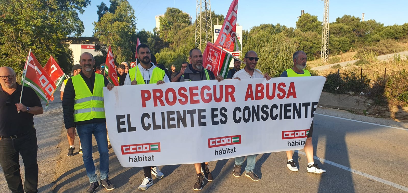 Manifestación de la plantilla de Prosegur de la refinería de San Roque.