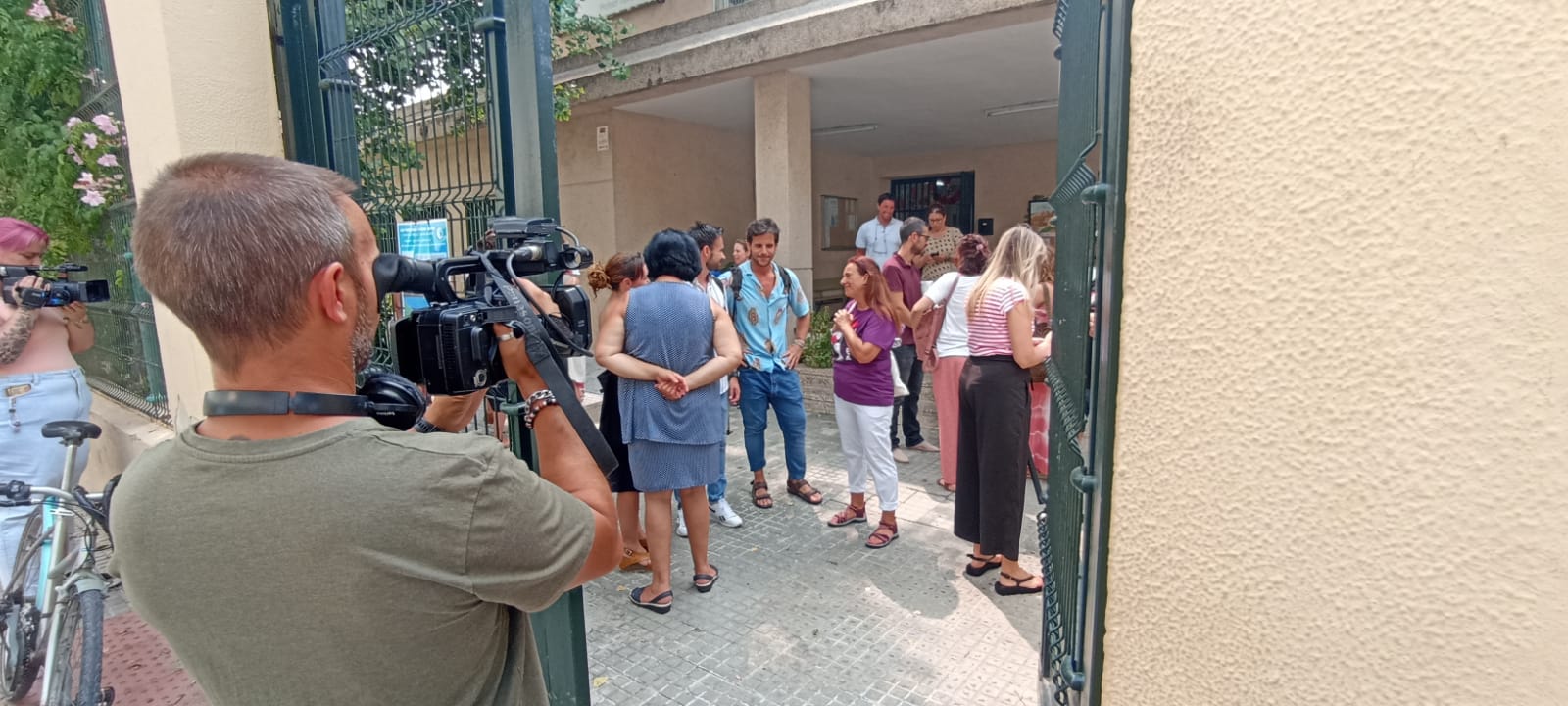 Protesta en el CEIP Tierno Galván por el recorte de líneas.