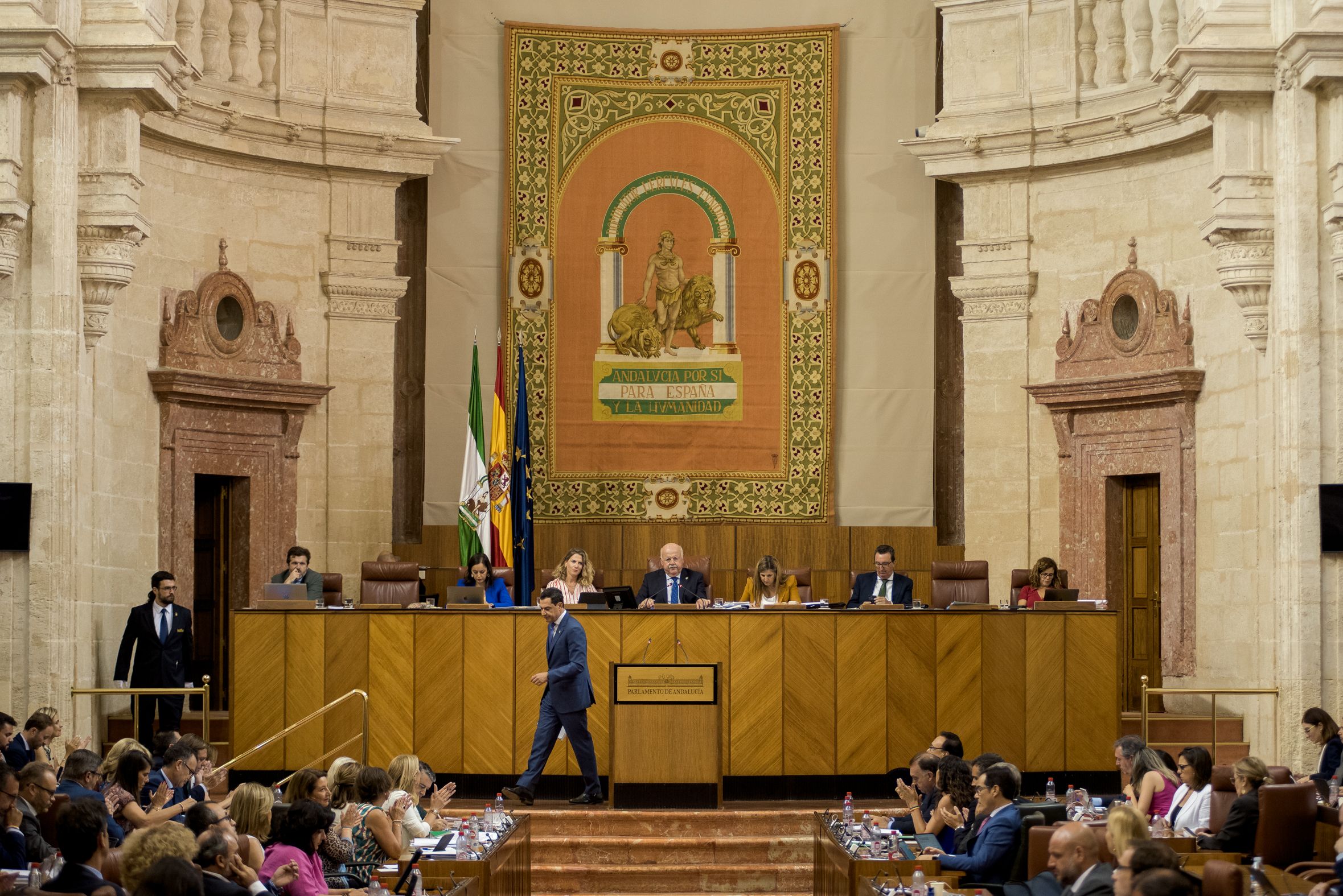 Uno de los momentos vividos en el Parlamento durante el debate de política general. Uno de los momentos vividos en el Parlamento durante el debate de política general.