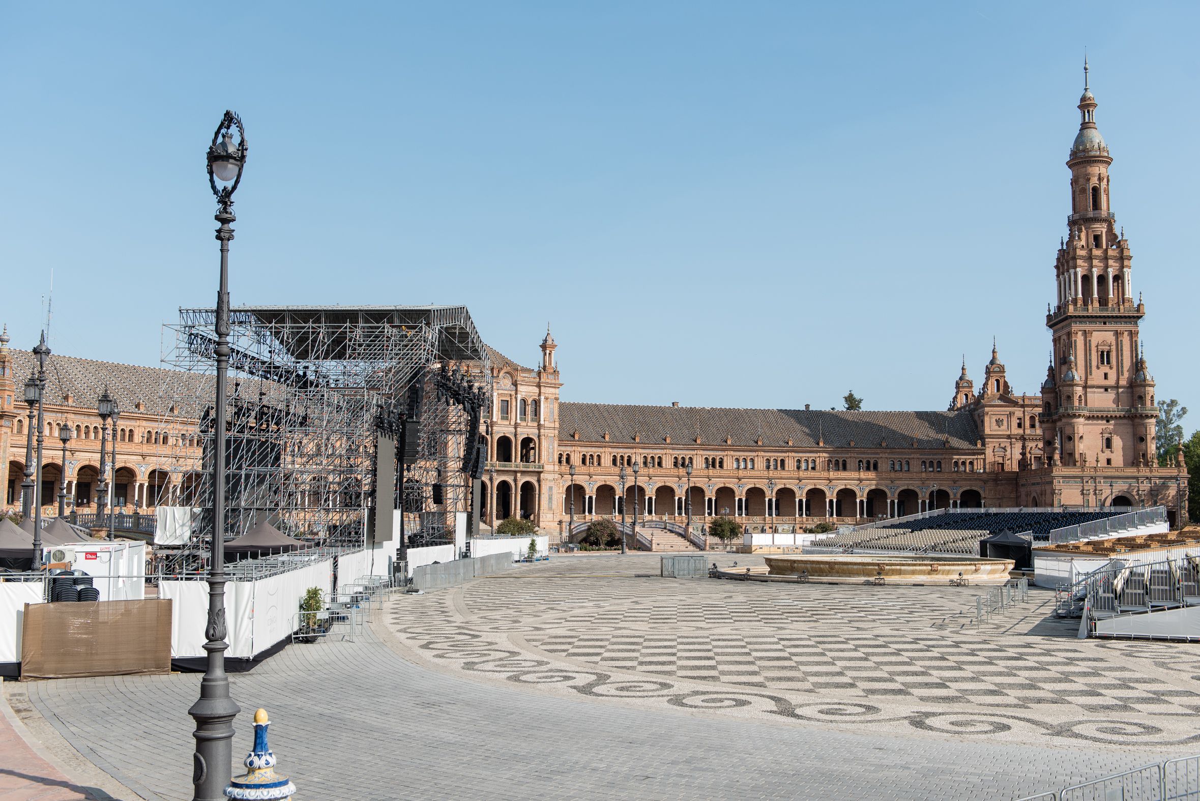 La Plaza de España preparada para el Icónica.