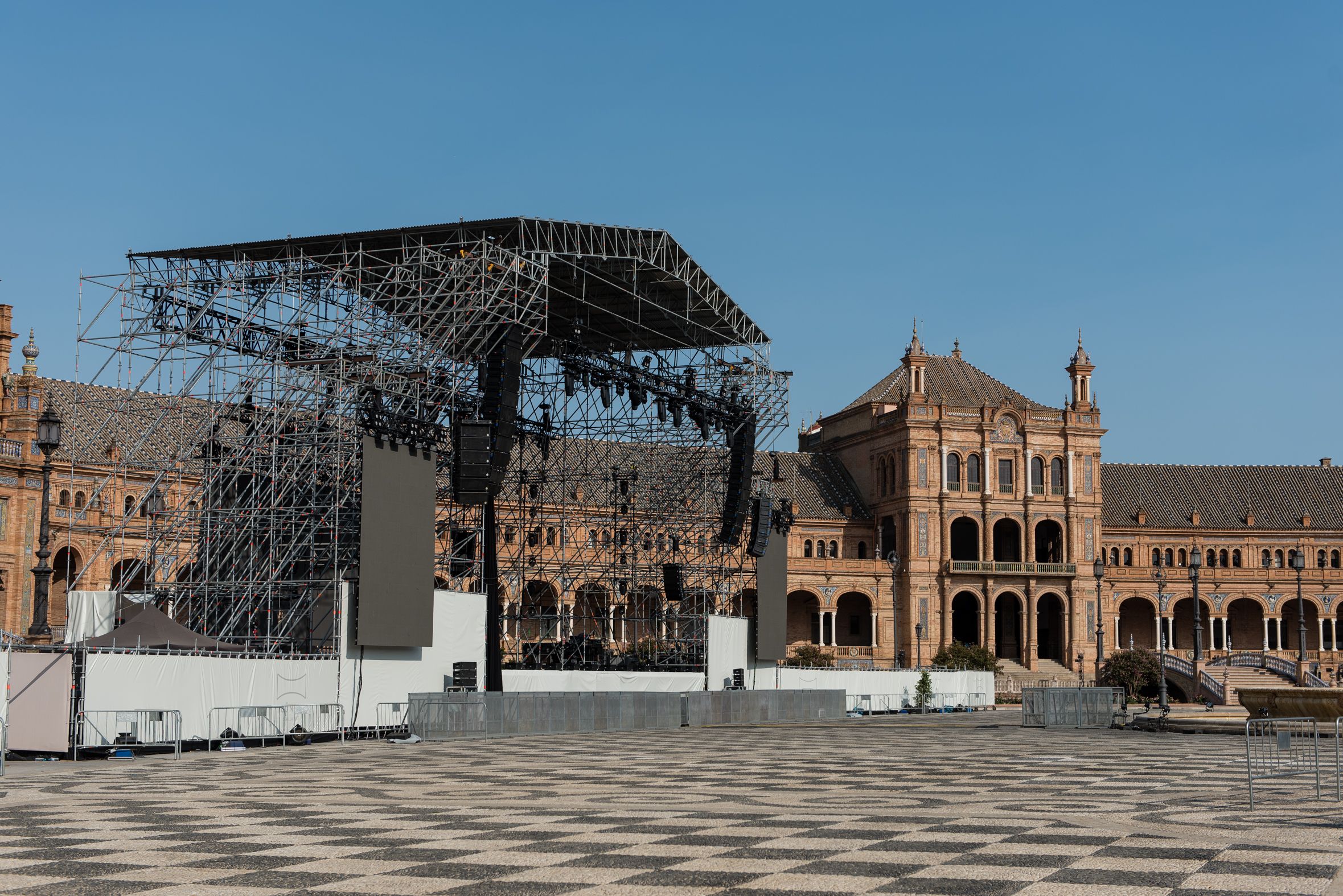 Escenario de Icónica en la Plaza de España.