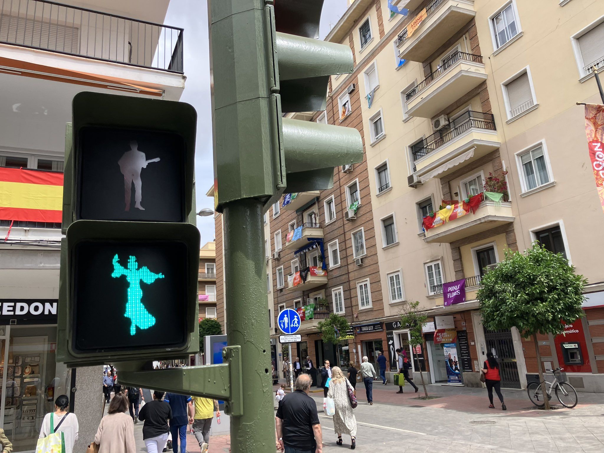 Los semáforos flamencos, en Granada. Los semáforos flamencos, en Granada.