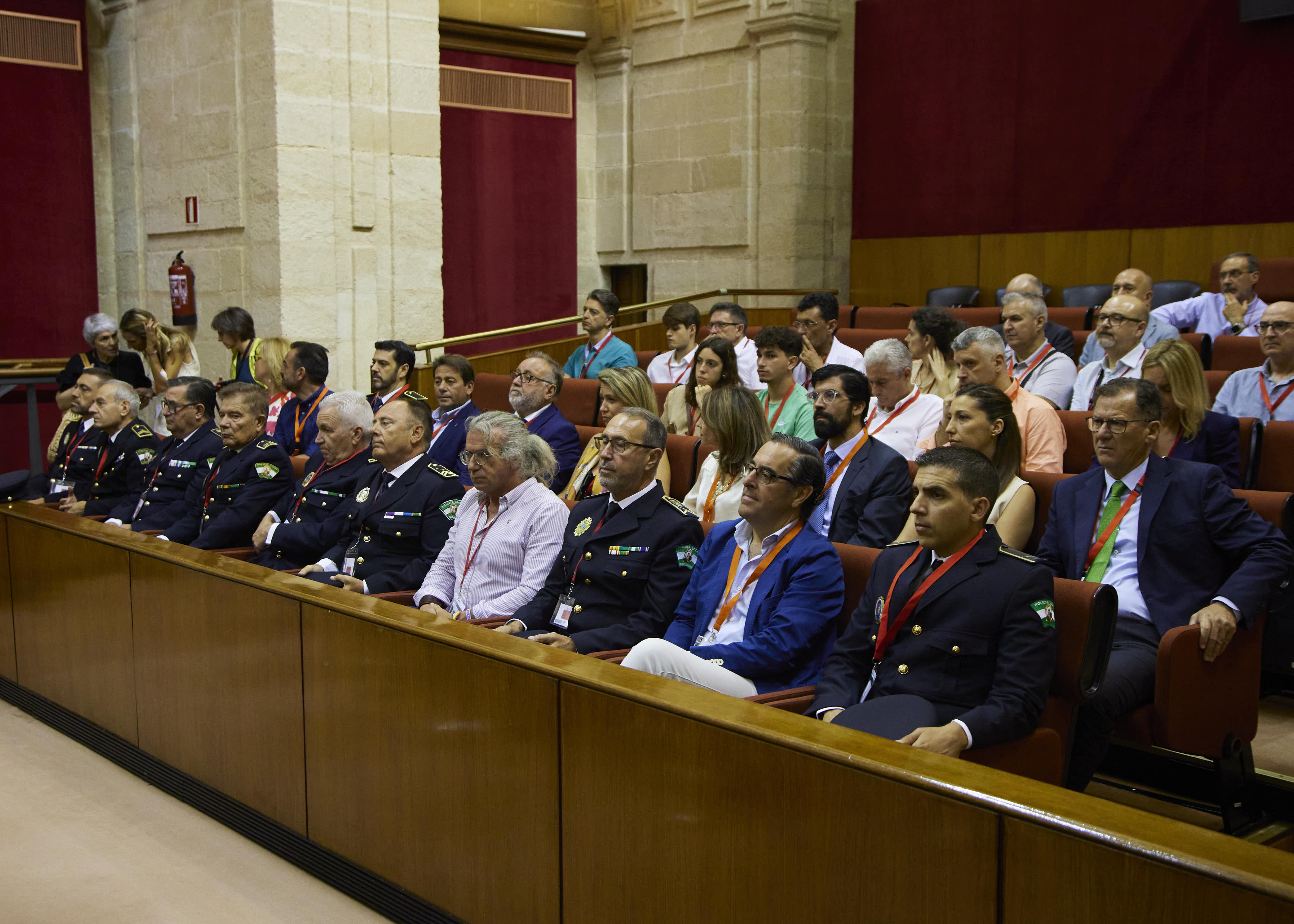 Representante de las Policías Locales han acudido al debate.