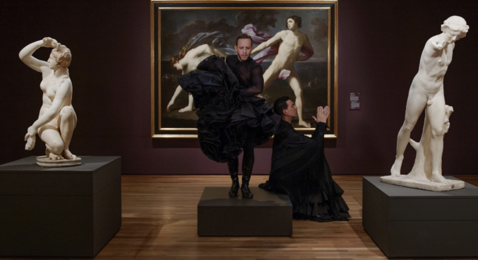 Imagen del vídeo 'La belleza de la diversidad',​ protagonizado por Manuel Liñán y Miguel Heredia en la exposición 'Guido Reni'.
