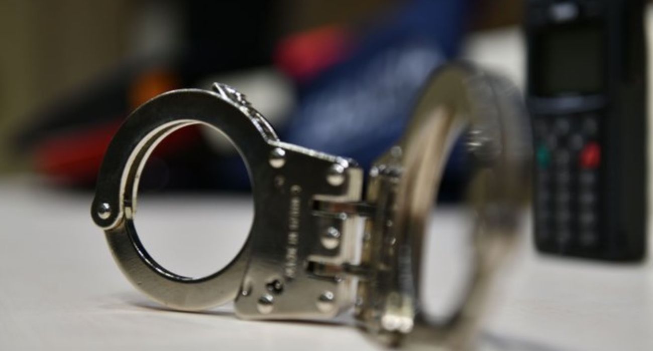 Desnudo y junto a varios juguetes eróticos han encontrado los Mossos d'Esquadra el cadáver de un hombre.