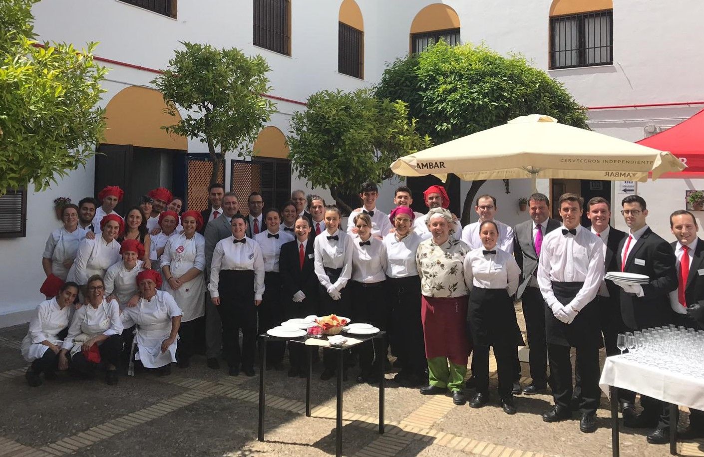 Alumnos y profesores de la rama de Hostelería en el IES El Picacho de Sanlúcar.