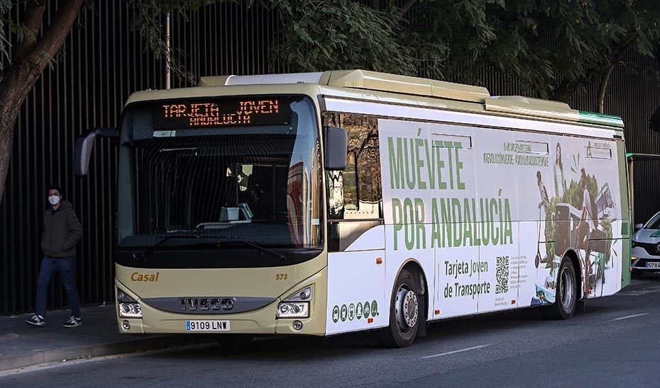 El uso del transporte público seguirá bonificado en Andalucía.