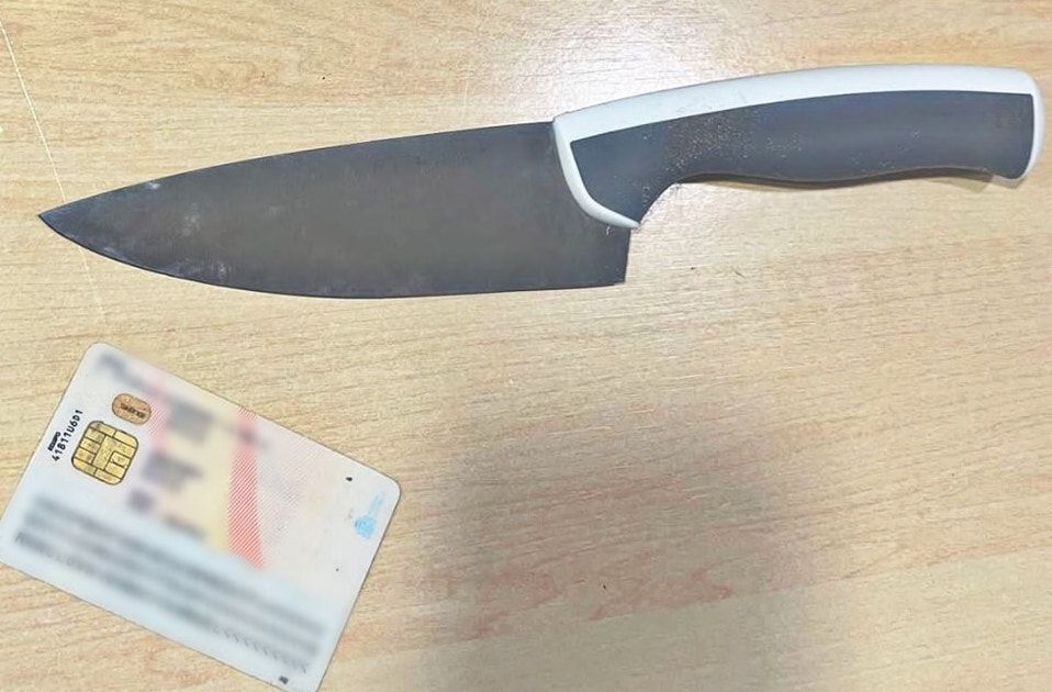 Arma utilizada por un hombre para amenazar a su pareja, en Chipiona