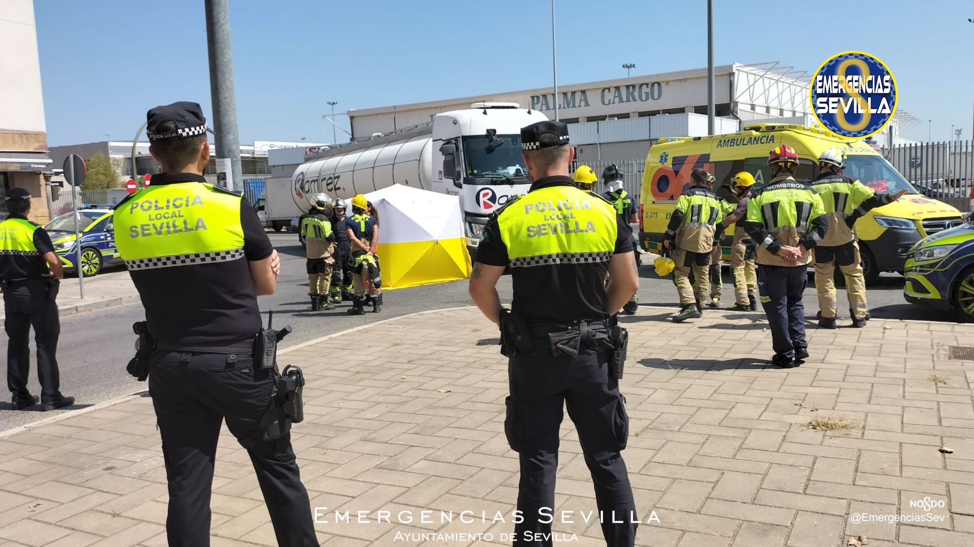 Un ciclista de 54 años muere en el acto arrollado por un camión en Sevilla.