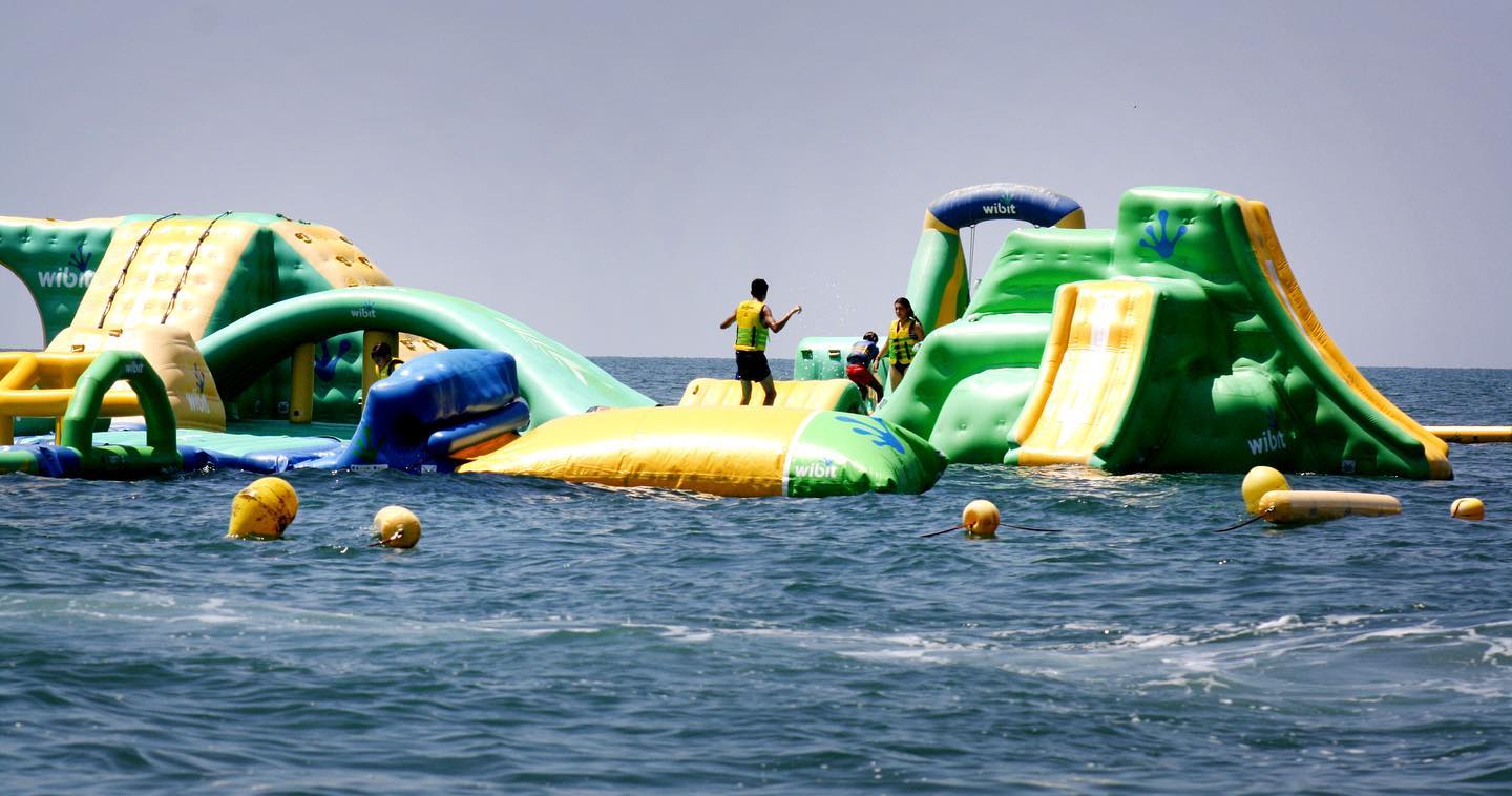 La costa de Andalucía tiene este increíble parque acuático en medio del mar: Ocean Sea Park.