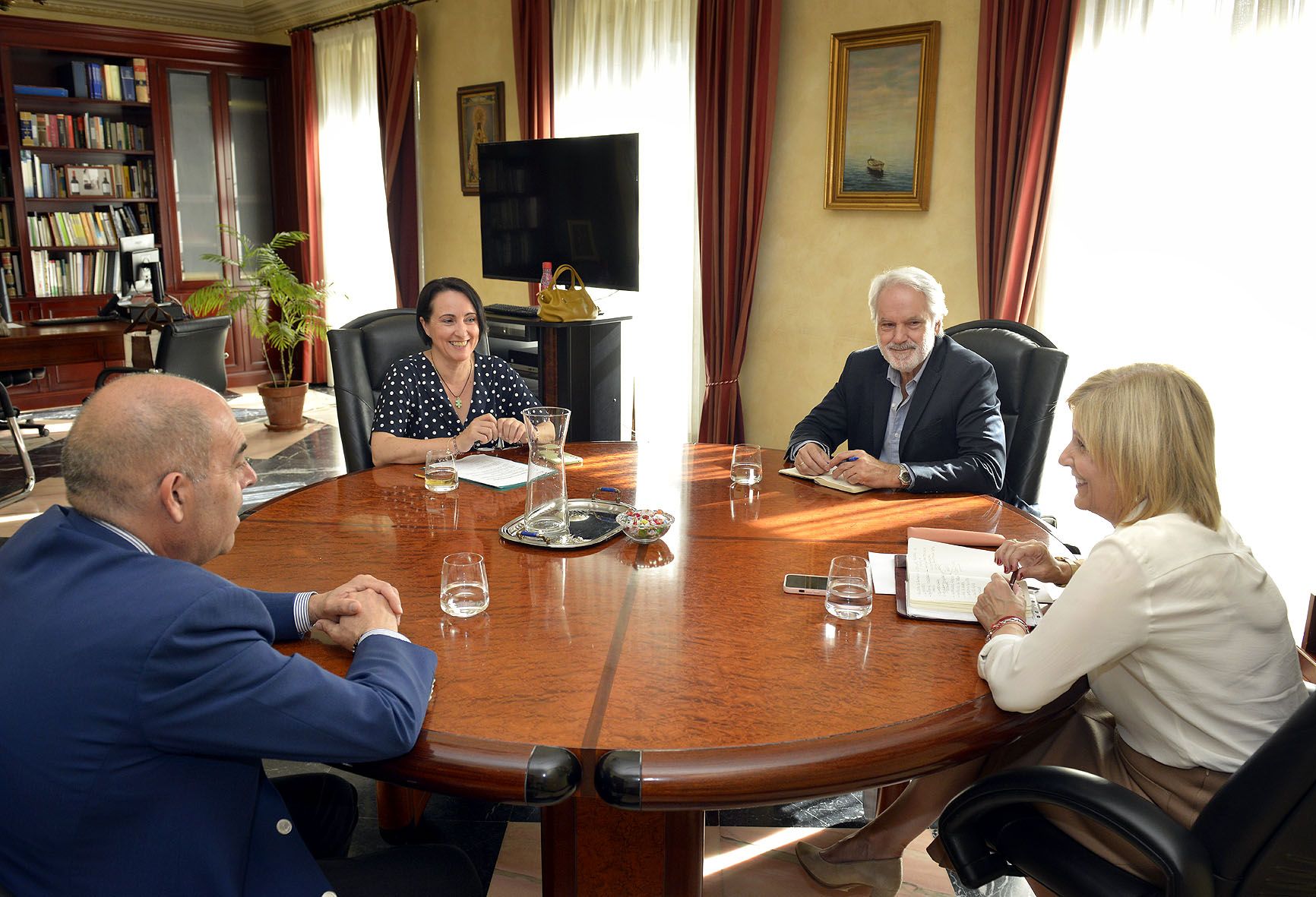 Reunión de la alcaldesa y delegados con la ATA. 