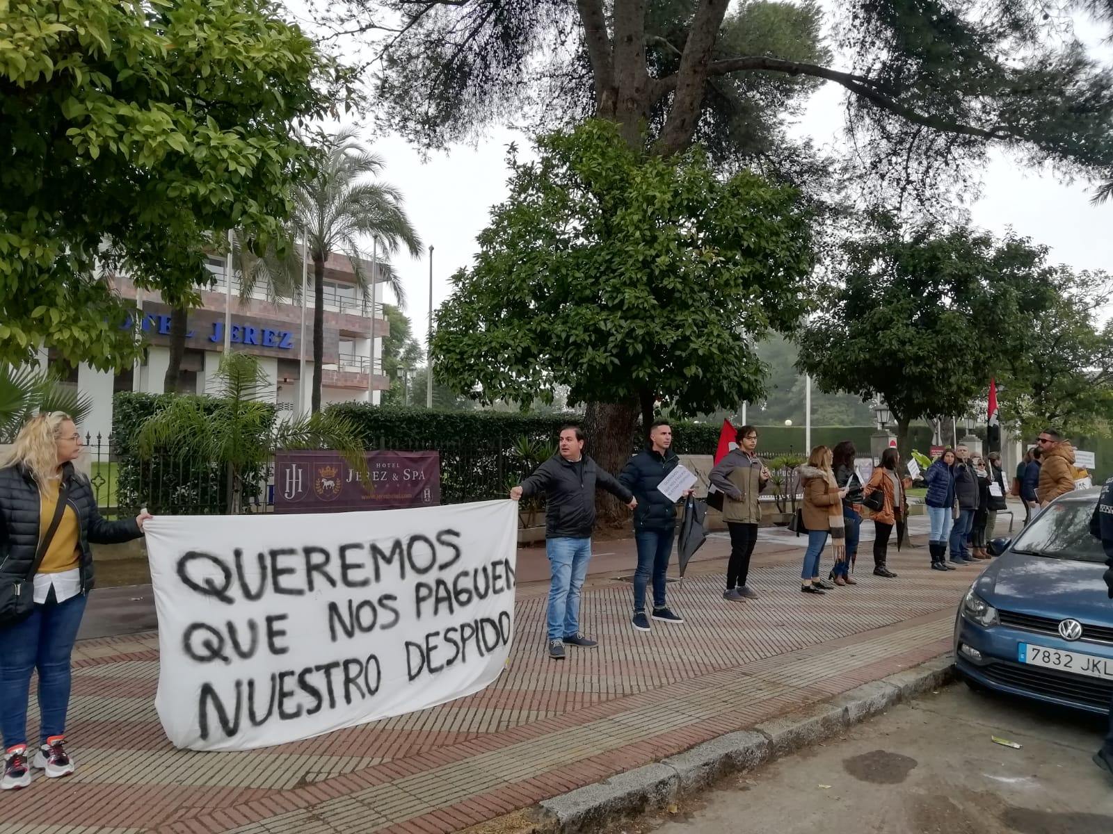 Protesta llevada a cabo este sábado a las puertas del Hotel Jerez.