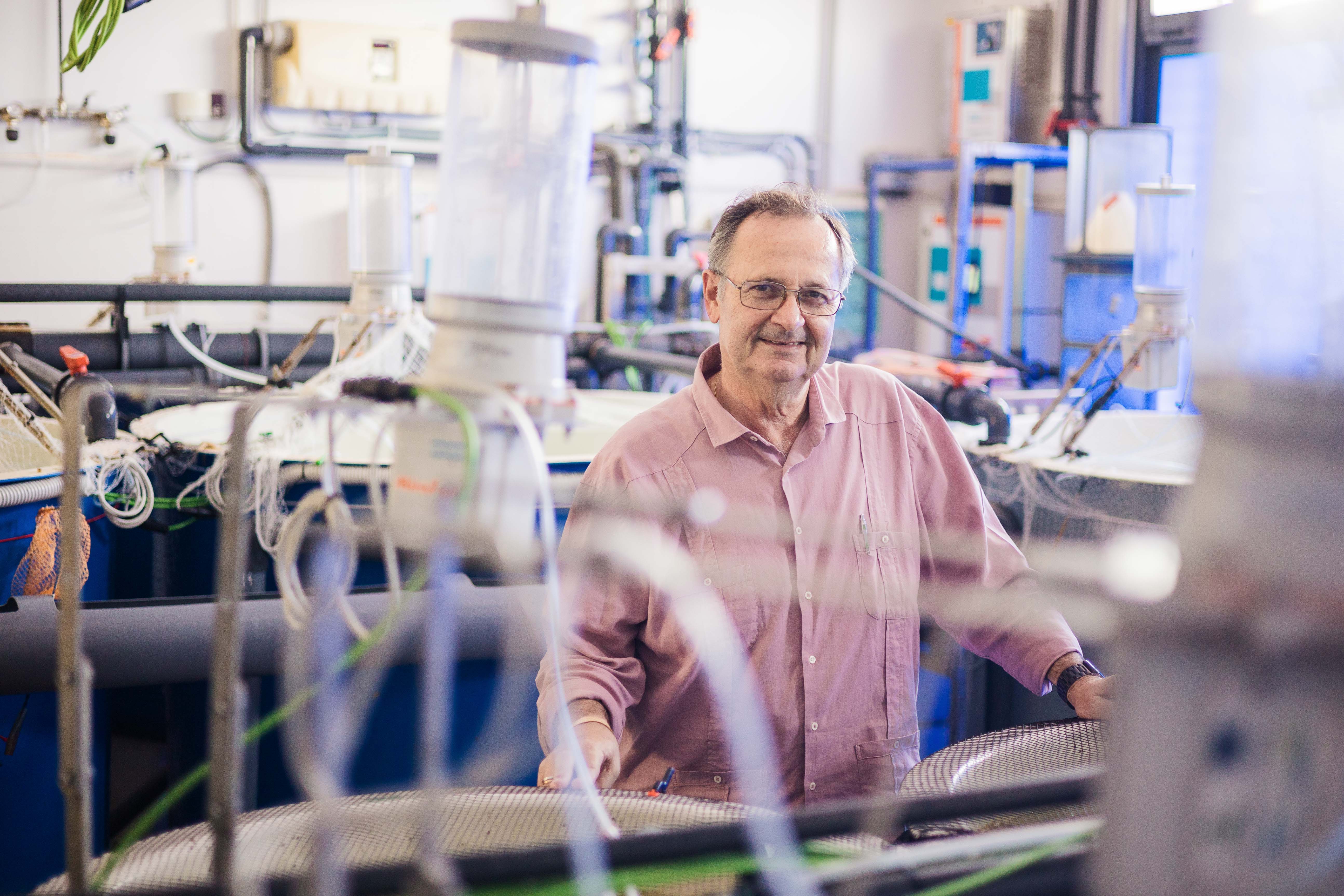 Juan Manuel en una de las salas del Ctaqua. 