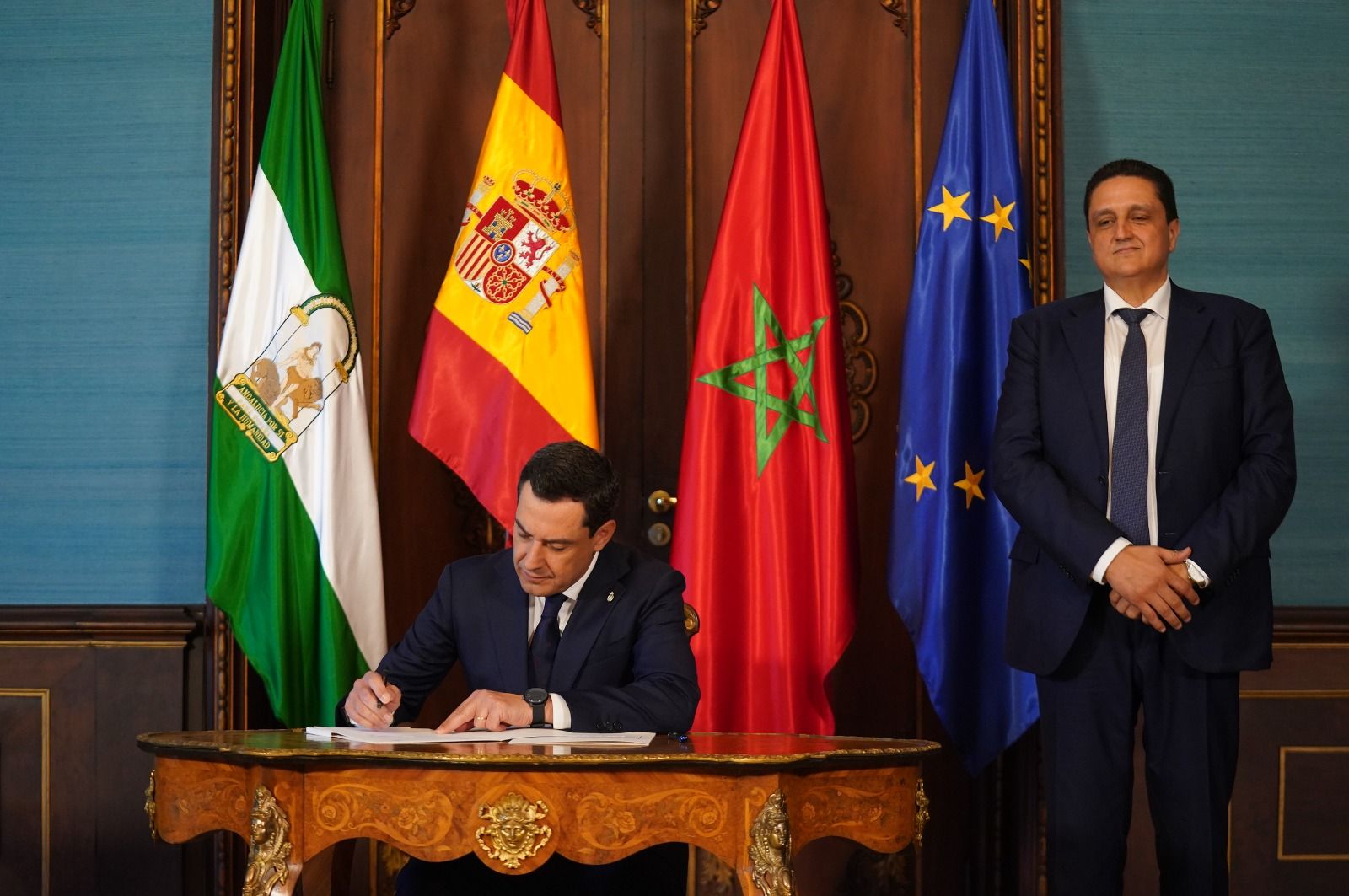Moreno en la firma de un acuerdo con Marruecos.