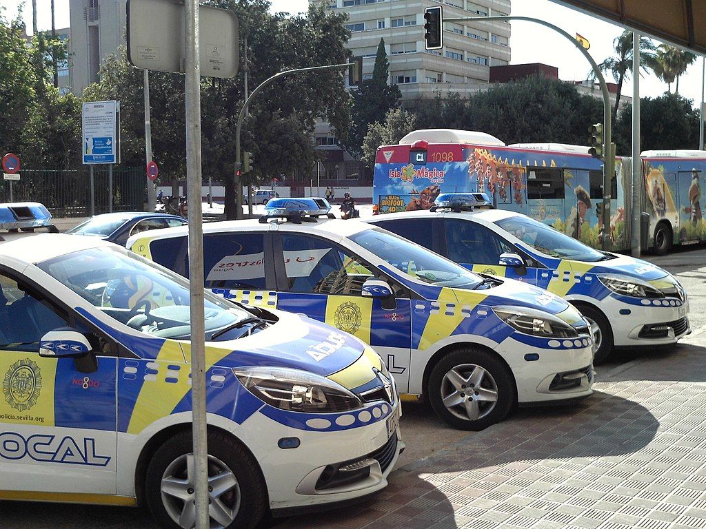 Patrulleros de la Policía Local de Sevilla.