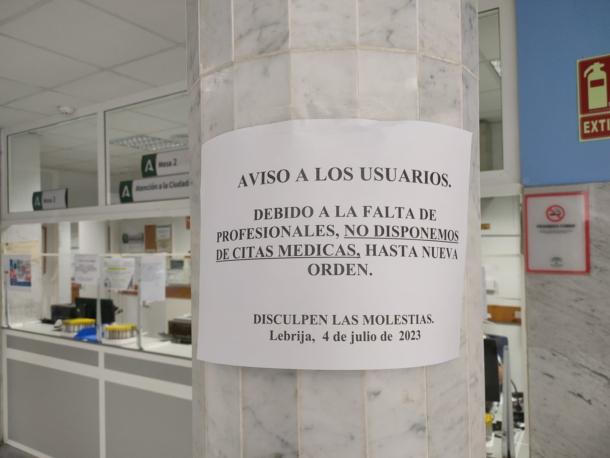 Cartel del centro de salud de Lebrija.