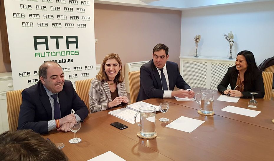 La consejera Rocío Blanco durante el encuentro mantenido con los responsables de ATA.
