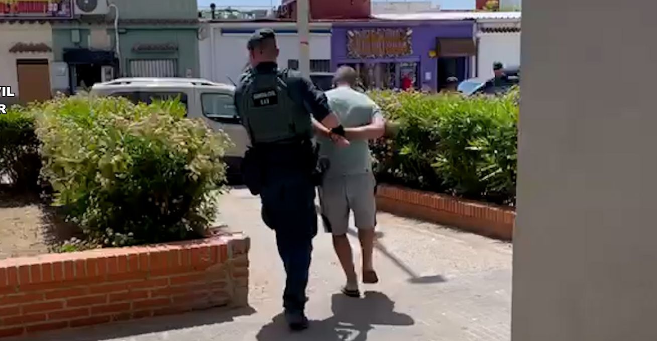 El detenido tras empujar a un guardia civil tras quedar encallado con un alijo de hachís.