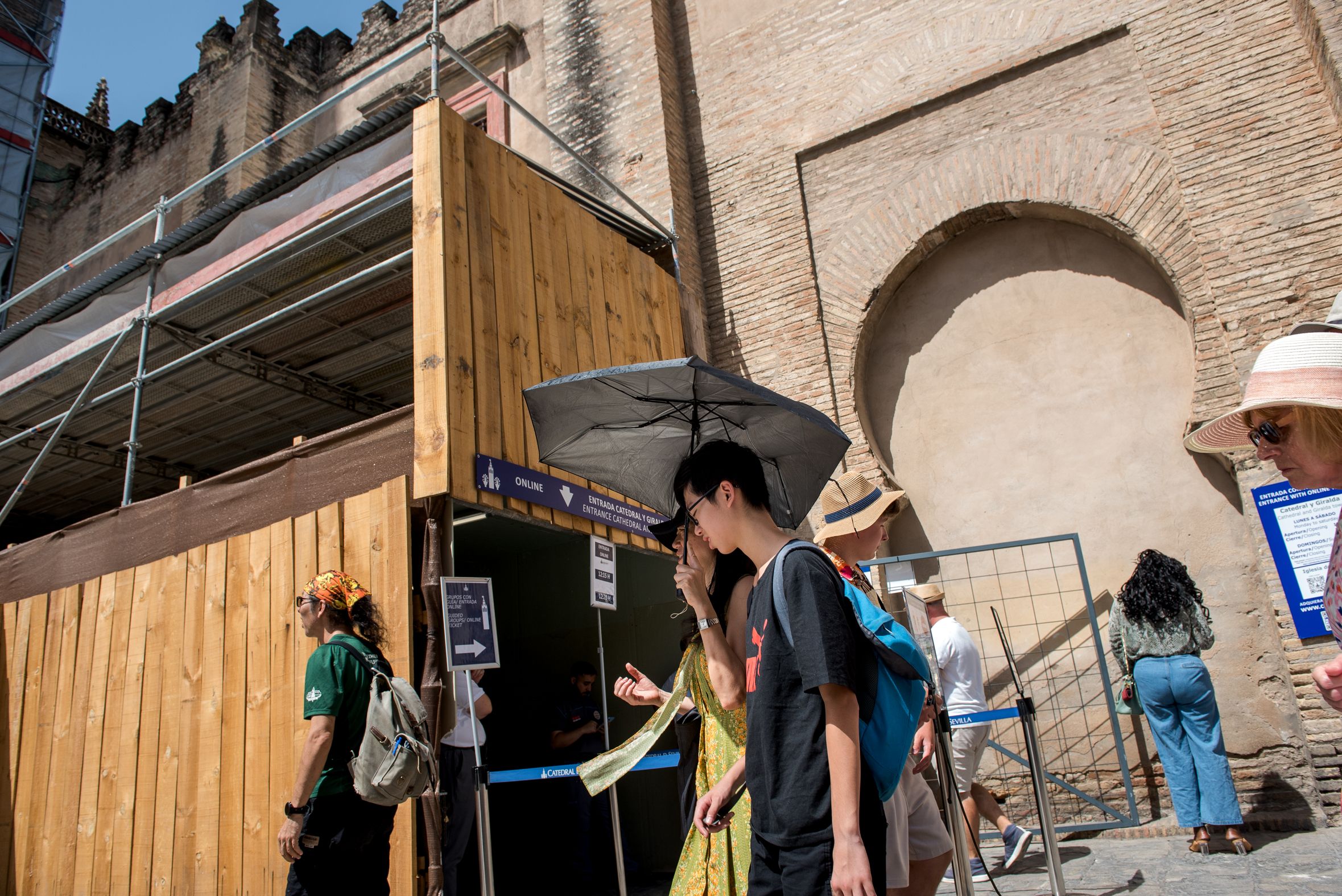 Turistas orientales en el centro de Sevilla este verano.
