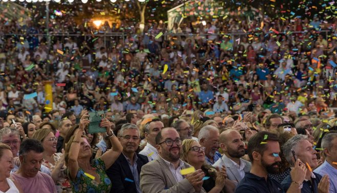 Espectacular ambiente en la inauguración de la Feria de San Fernando.