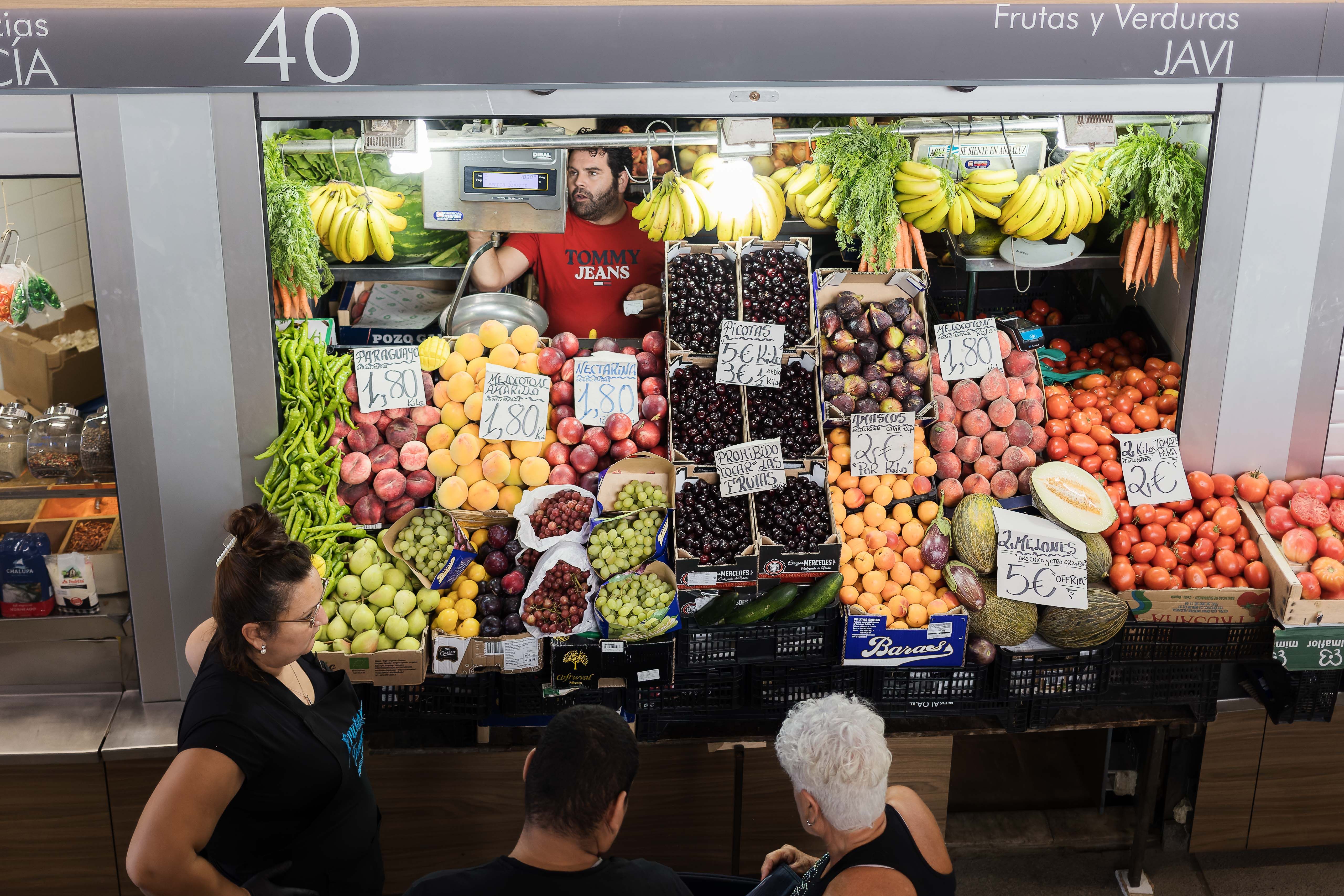 La Plaza de Abastos de Jerez. Las frutas y las verduras no pueden faltar en la dieta mediterránea de Andalucía.