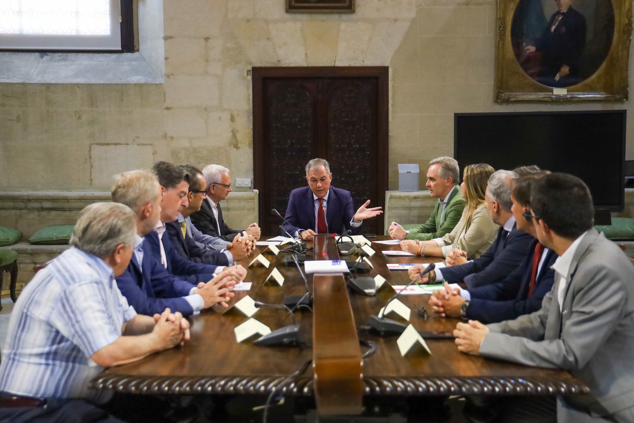 La reunión del alcalde de Sevilla con los hoteleros.