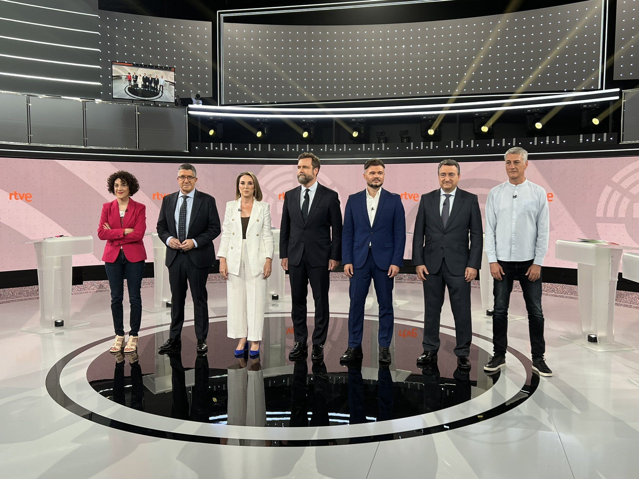 Imagen del debate a siete en RTVE con PSOE, Bildu, ERC, Vox, Sumar, PP y PNV.