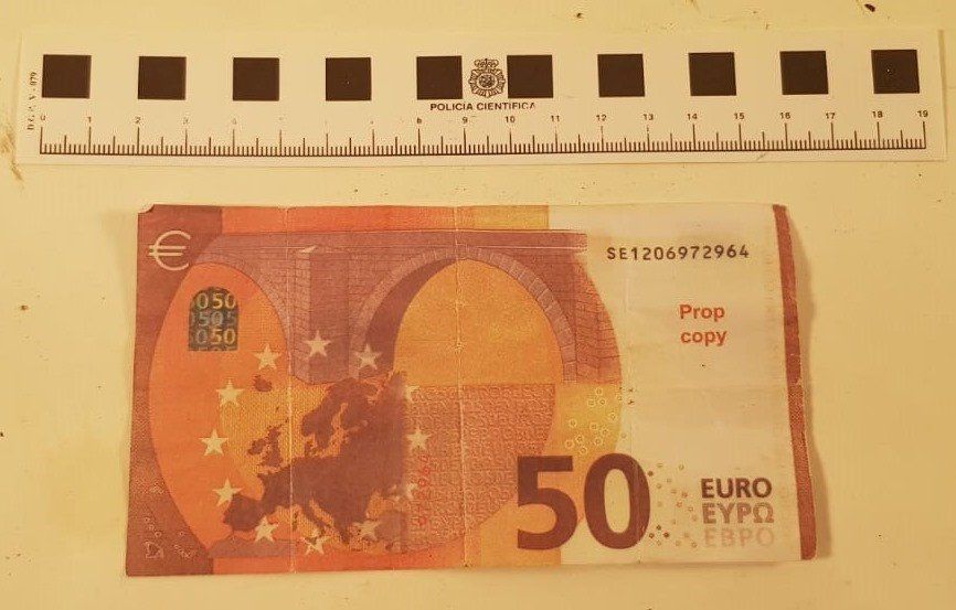 Muestra de uno de los billetes falsos que están circulando. FOTO: EUROPAPRESS