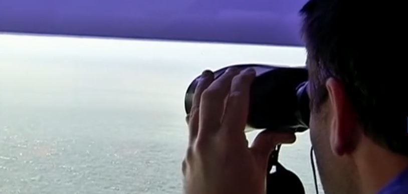 Un profesional en la búsqueda del Rúa Mar. FOTO: CANAL SUR