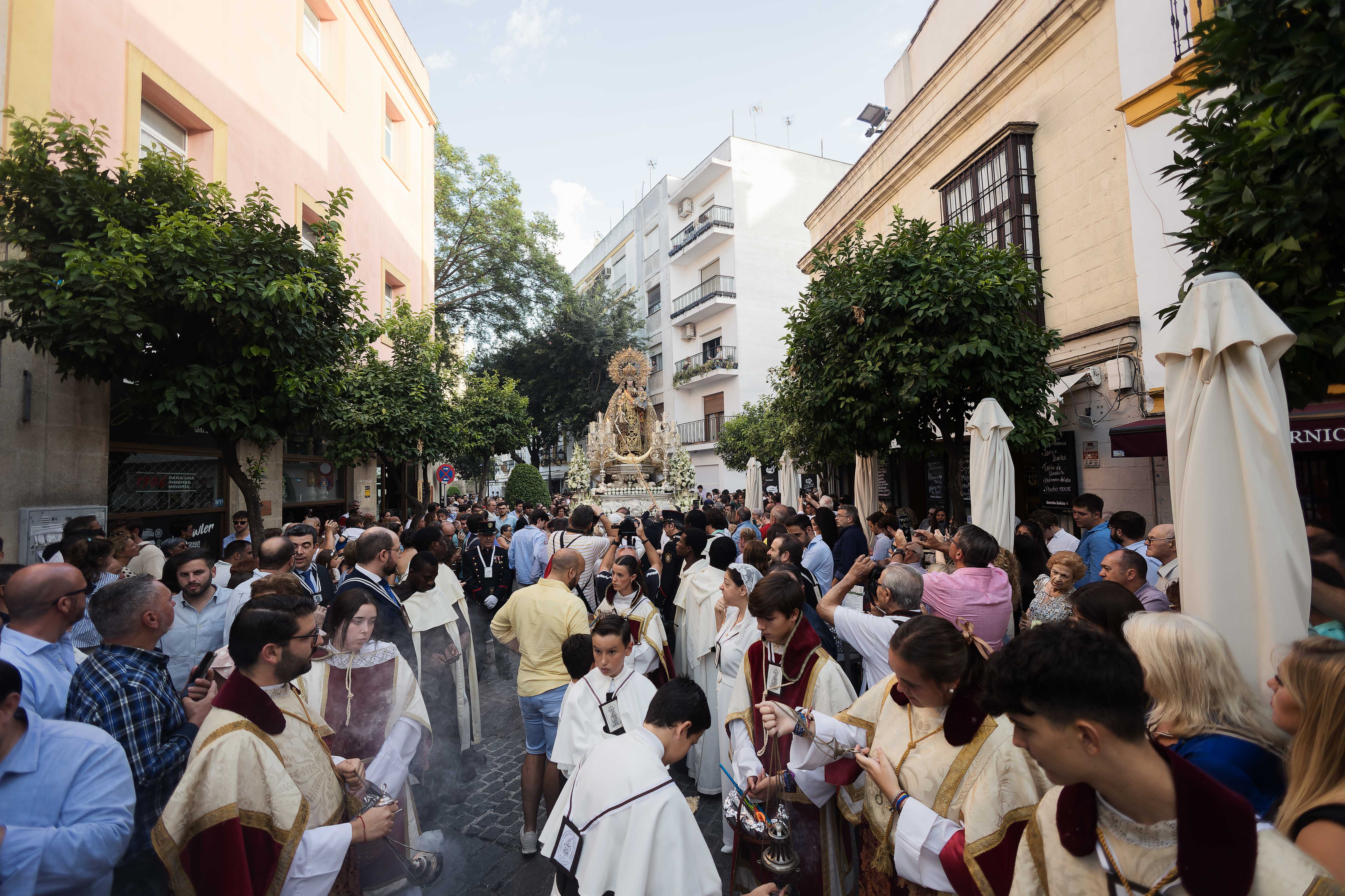 Ambiente en pasada procesión del Carmen.