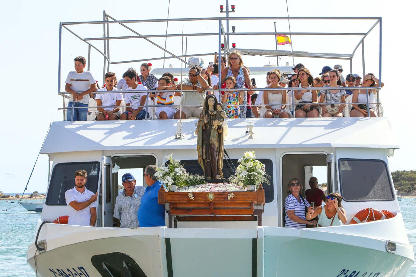 La Virgen del Carmen Atunera de Chiclana, embarcada. 