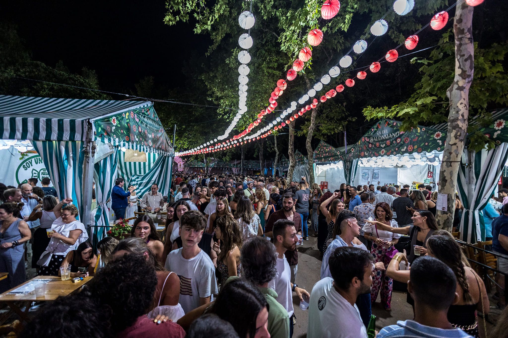 Gran ambiente en el recinto ferial. 