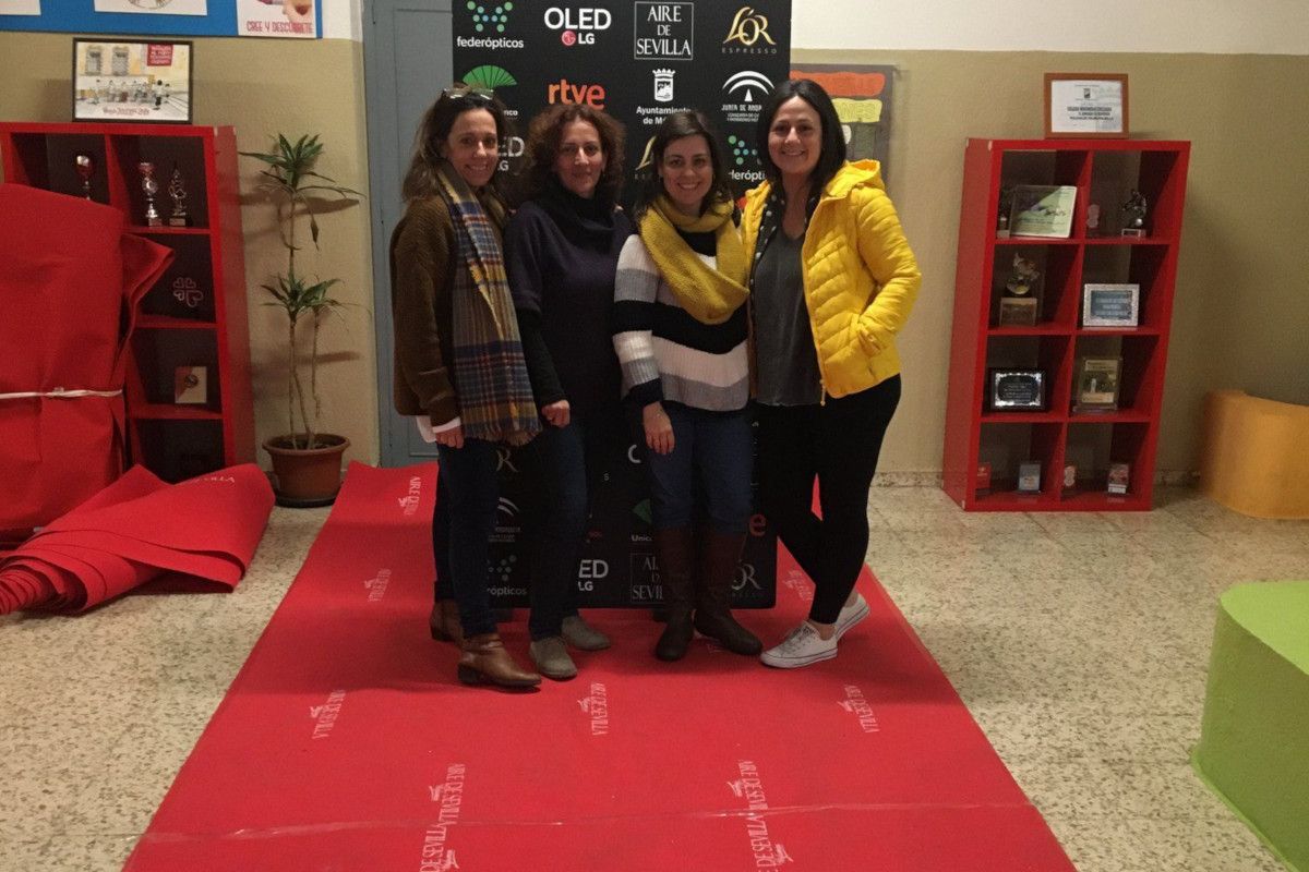 Una imagen del centro con la alfombra roja y el photocall. FOTO: FB